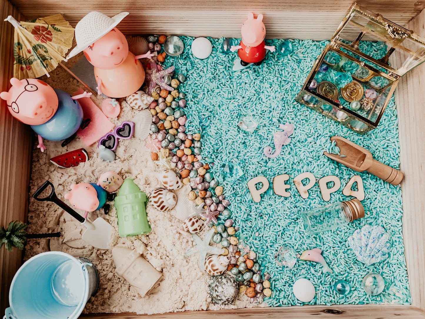 Peppa at the beach sensory kit