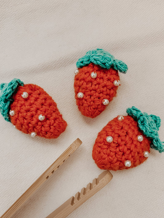 Mini crochet strawberries loose parts