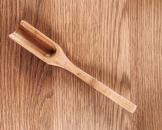 Long handle bamboo scoop